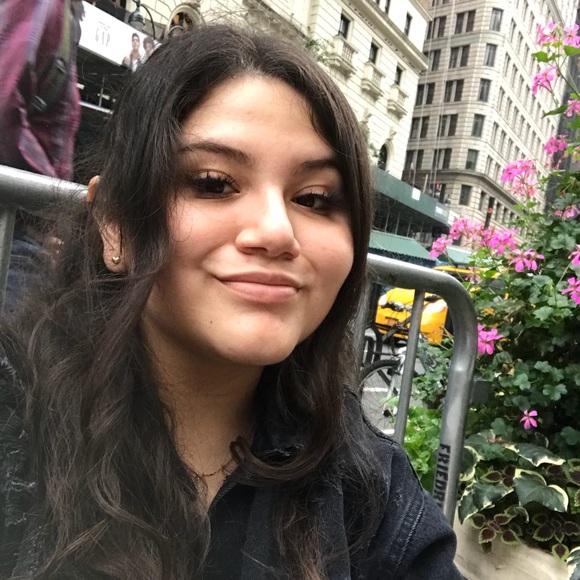 Meet your Posher, Erika - Picture 1 of 1